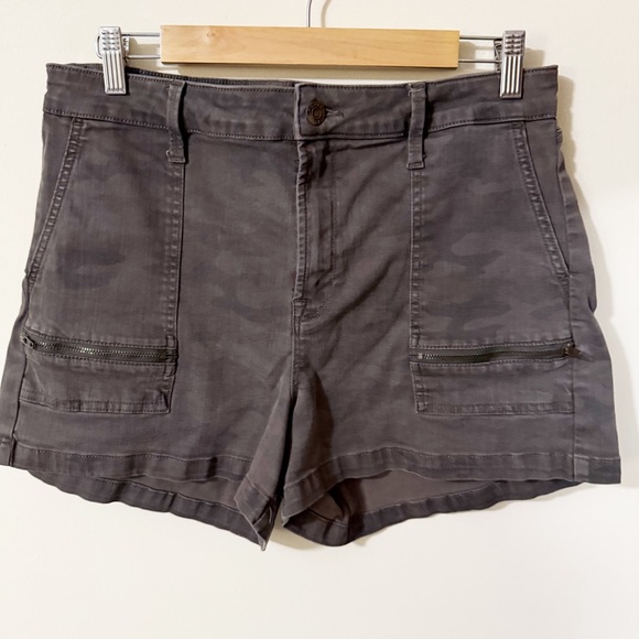 Pistola Camo Womens Shorts Size 32 Vacation Summer - Picture 4 of 4